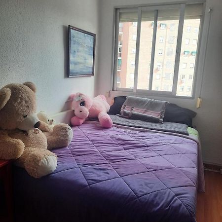 Una Habitacion Individual En Casa Familiar Dentro De Ciudad Patrimonio De La Humanidad 阿尔卡拉德荷那利斯 外观 照片